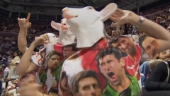 NIKO NEMA NAVIJAČE KAO NOVAK Pokazali kako se bodri najveći na svetu, pažnju privukao njihov nesvakidašnji "stajling" (FOTO)