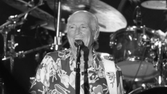 UMRO LEGENARNI PEVAČ Džimi Bafet iza sebe ostavio suprugu i troje dece!