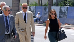 EVO KOLIKO ĆE KEVIN KOSTNER MESEČNO PLAĆATI SUPRUZI Tvrdila da je suma mala jer je luksuz u DNK njihove dece