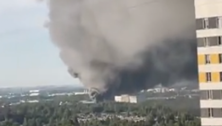 VELIKI POŽAR U RUSIJI Oblak dima diže se iznad Sankt Petersburga