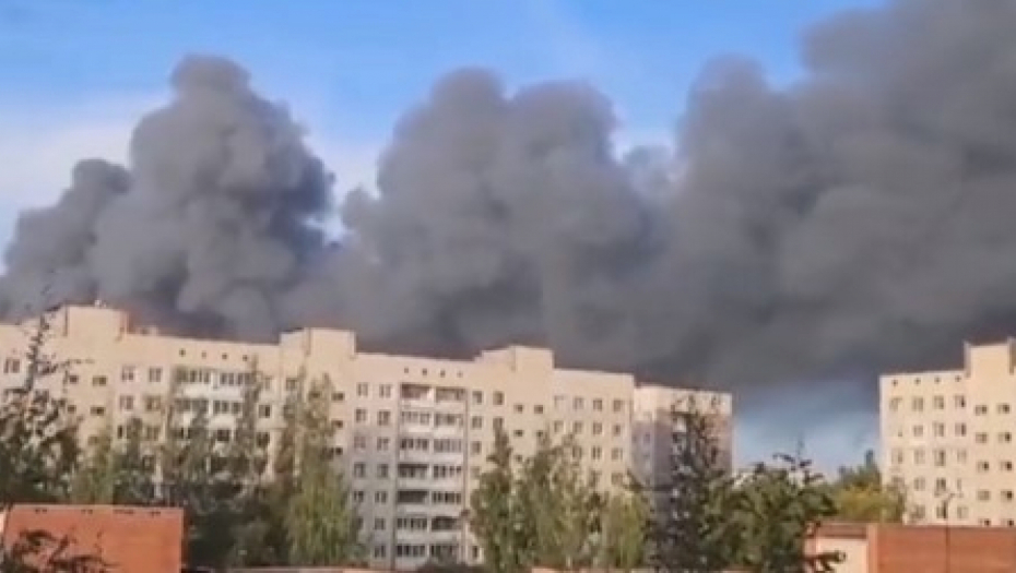 VELIKI POŽAR U SANKT PETERBURGU Ukrajinci slave pogodak dronom, evo šta je za sada poznato (VIDEO)