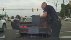 "BEBA NAM JE NA SAMRTI, POMOZITE" Policajac ih zaustavio zbog brze vožnje, onda je postao heroj (VIDEO)