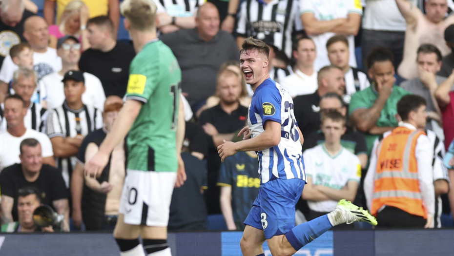 TINEJDŽER HET-TRIKOM OČERUPAO "SVRAKE" Brajton se poigra sa Njukaslom