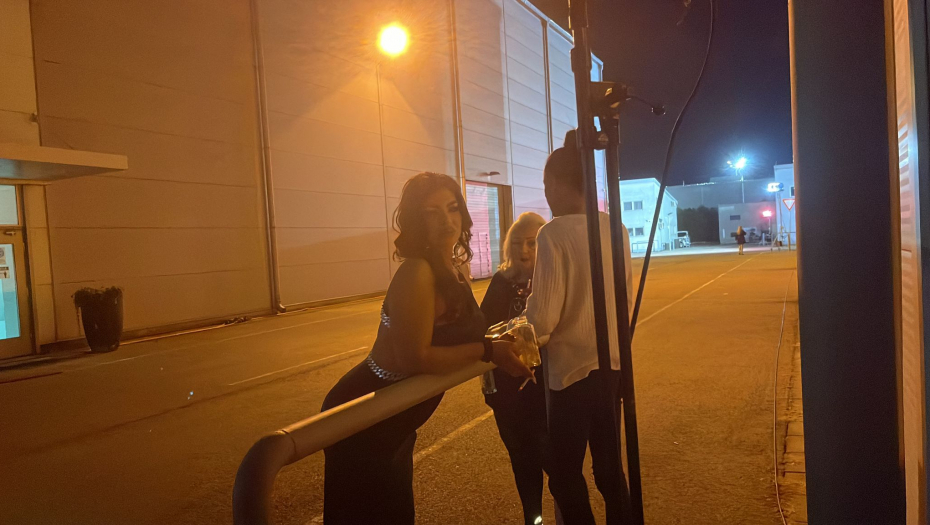 ALKOHOL PROŠVERCOVALA U FLAŠICI ZA VODU, A CELULIT KIPI NA SVE STRANE Skandal na početku Elite, stanje Miljane Kulić iznenadilo pristune