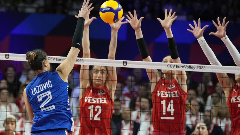 NAŠE LAVICE OSTALE BEZ ZLATA Odbojkašice Srbije posle drame i nestvarnog meča izgubile od Turske u finalu Evropskog prvenstva