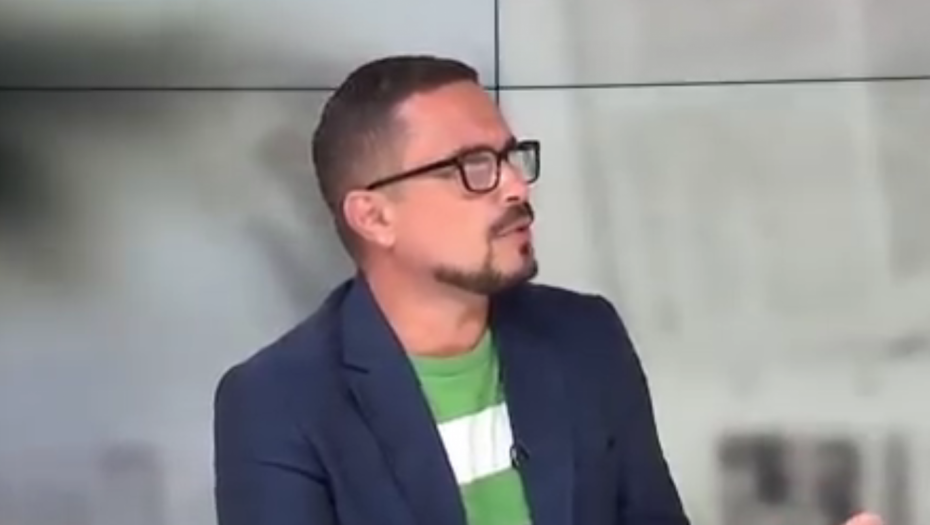 SRAMNE UVREDE ŠOLAKOVOG NOVINARA Prostačko blaćenje predsednika Vučića i SNS-a