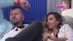ANELI I JANJUŠ U AKCIJI Kamere uhvatile trenutak, evo šta rade kada misle da ih niko ne vidi! (VIDEO)