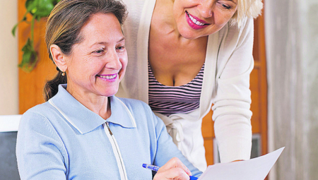 PENZIONERSKA KARTICA DOLAZI „NA NOGE“ Direktor PIO Fonda najavio – otvaramo šaltere u opštinama, podela i u mesnim zajednicama