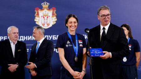 BESKRAJNO VAM HVALA NA SVEMU Predsednik Vučić čestitao odbojkašicama na srebru u Briselu