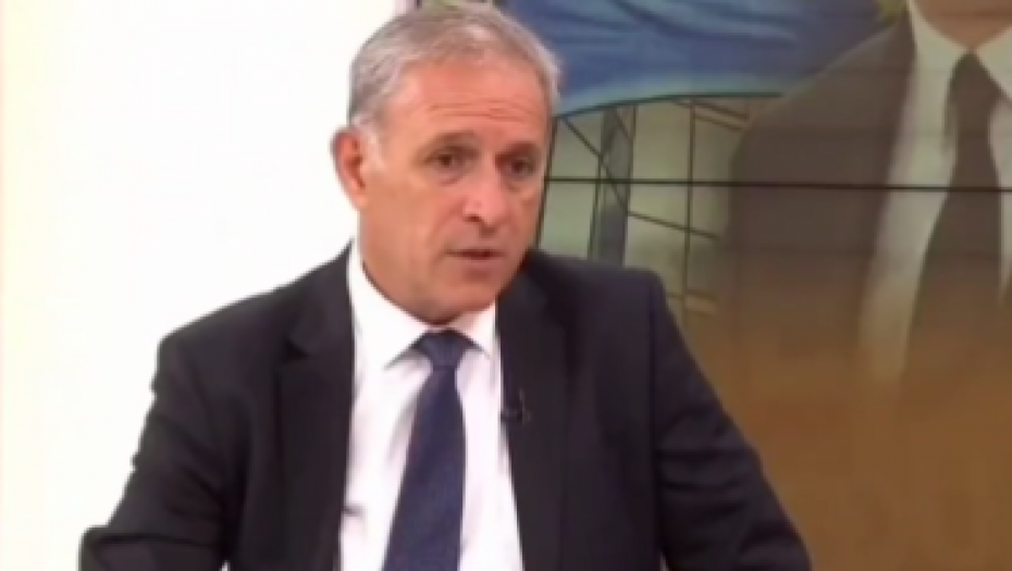 PONOŠ TOPIO TENKOVE, IMA REZERVNU DRŽAVU, A JAVLJA SE POSLE SNAŽNE VOJSKE! To nije sve što je radio, nikad o ljudima nije brinuo