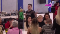 ODBIO GRUPNJAK, PA DOBIO BATINE Učesnika Elite pokušali da siluju!
