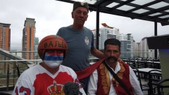 PRATE "ORLOVE" NA SVIM MERIDIJANIMA Čuvena navijačka trojka bodri Srbiju na Mundobasketu u Manili (VIDEO)