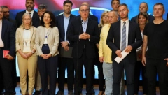 OPSTRUKCIJA PARLAMENTA Poslanici dela opozicije: Blokiraćemo Skupštinu dok nam ne ispune zahteve, tražimo vanredne izbore