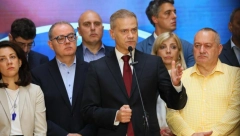 HOĆE DA BLOKIRAJU POVEĆANJE PLATA I PENZIJA Deo opozicije najavljuje blokadu parlamenta