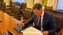 MI NE ODUSTAJEMO OD BORBE ZA BOLJU SRBIJU Siniša Mali o skupštinskom zasedanju
