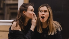 KAKO DA ZAUVEK ZAPUŠITE USTA LJUDIMA KOJI VAS OGOVARAJU? Sokrat je imao genijalan trik, samo im postavite ova tri pitanja