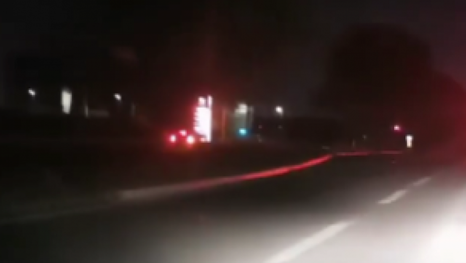 ŠTA JE VEČERAS SA LJUDIMA? Još jedan slučaj vožnje u kontra smeru (VIDEO)