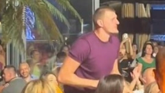 NJEMU SU DRAŽI KONJI I OPIJANJE Da se Jokić pojavio samo na poluvreme...