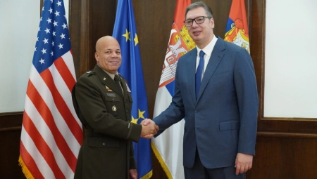 VUČIĆ NAKON SASTANKA SA KOMANDANTOM NACIONALNE GARDE OHAJA "Srbija je opredeljena da nastavi da gradi buduće strateško partnerstvo sa SAD"