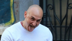 SOTONA JE MEĐU NAMA! Pevačica nikad gore udarila na Desingericu: Bože, spasi nam decu od ovakvih demonizovanih stvorenja