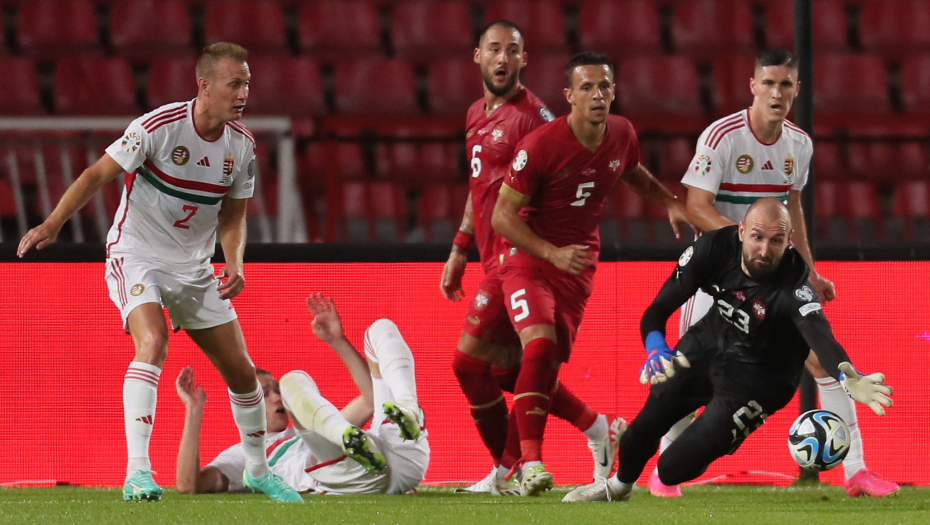 VEČITI LUZERI Bravo, fudbaleri, opet ste uspeli!