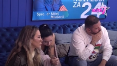 PET SATI ME JE BOLELA GLAVA OD UDARCA! Aneli Ahmić otkrila da je Asmin bio nasilan na dan kada joj je preminuo otac! (FOTO)