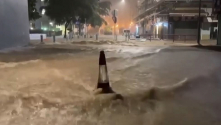 REKE NA BEOGRADSKIM ULICAMA Sručilo se tone kiše, dok su svi spavali u prestonici je bio potop (VIDEO)