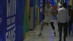 NOKAUTIRAN "Orlovi" brutalno isprozivali boksera Bruksa (VIDEO)