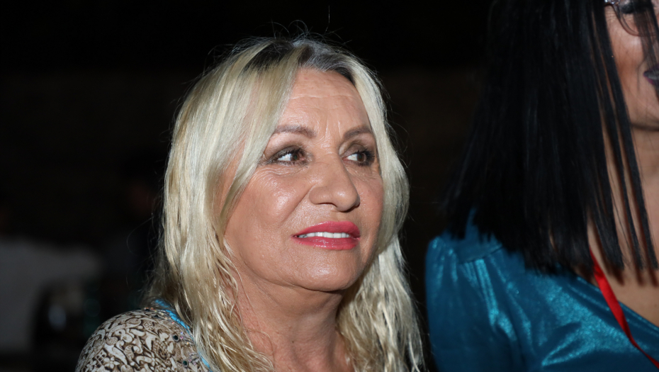 NI NAKON OPERACIJE SRCA NE ODUSTAJE OD OVOGA Vesna Zmijanac uhvaćena na svom imanju u Bukulji