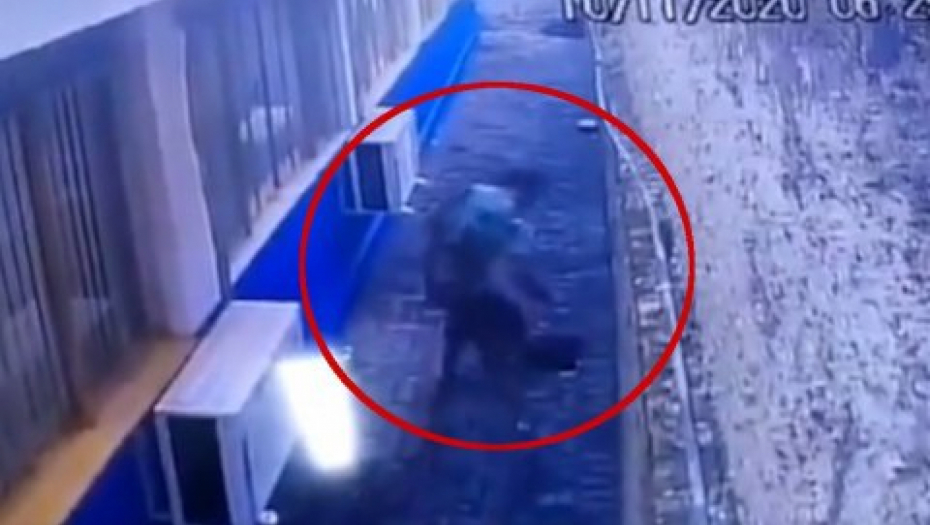 POTRAGA ZA ODBEGLIM UBICOM U SAD Otpušten čuvar okružnog zatvora nakon bekstva