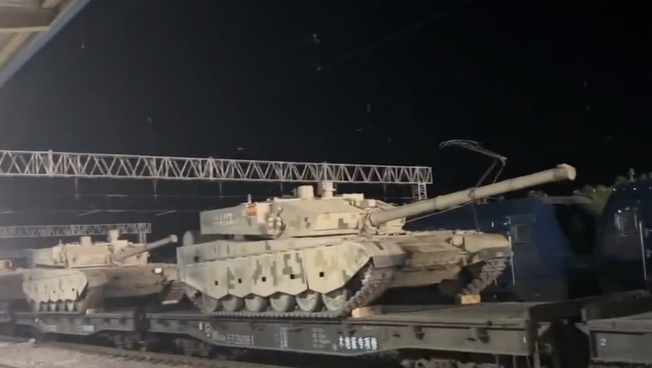 OPAK ODGOVOR NA TAJNE VEŽBE Kina gomila tenkove i naoružanje danima (VIDEO)