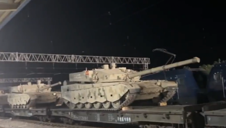 OPAK ODGOVOR NA TAJNE VEŽBE Kina gomila tenkove i naoružanje danima (VIDEO)