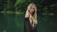 EMOCIJA JEDNE MAJKE PRENESENA REČIMA I SLIKOM: Nakon kavera sa Borkom Radivojevićem Jasna Šćepanović obradila singl "Reci sine"!