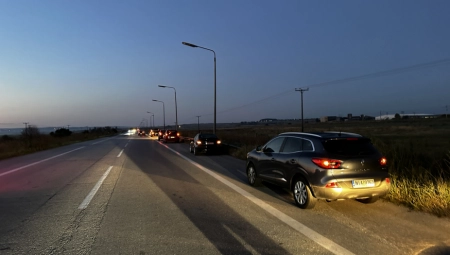 PRVE FOTOGRAFIJE SA MESTA JEZIVE NESREĆE U GRČKOJ Lančani sudar dva vozila i autobusa niških registarskih oznaka (FOTO)