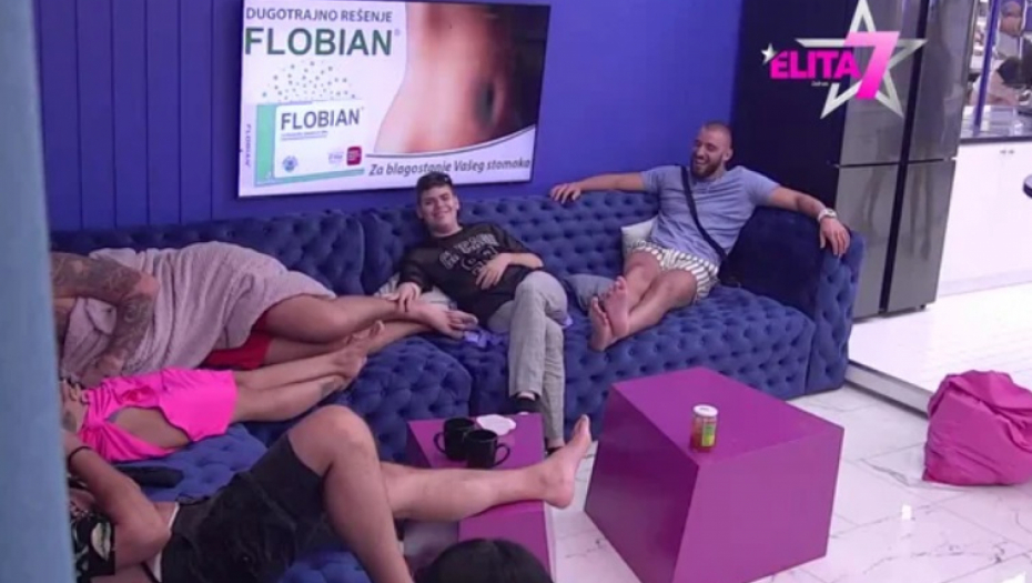 GEJ AKCIJA U ELITI 7! Učesnik molio Uroša da ga pipa po intimnom delu, a onda mu večeras tražio trojku! (VIDEO)