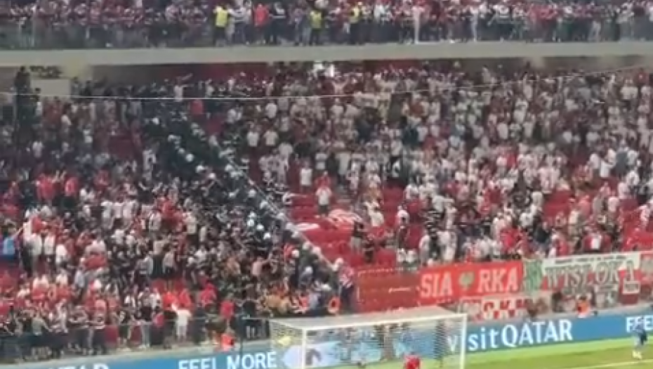 NEVIĐENI HAOS U TIRANI Poljaci brutalno napali Albance, prekinut meč, baklje na sve strane (VIDEO)