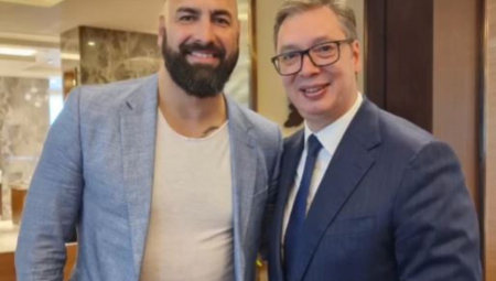 OBOJICA ČEKAMO ZLATO IZ PARIZA Vučić u Skoplju sa čuvenim Perom Antićem: Poklonio mi je patike "Srbija 1" (VIDEO)