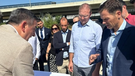 "PONOSAN SAM ŠTO SMO PREVAZIŠLI SVE IZAZOVE" Ministar Mali obišao radove na novoj Beogradskoj autobuskoj stanici