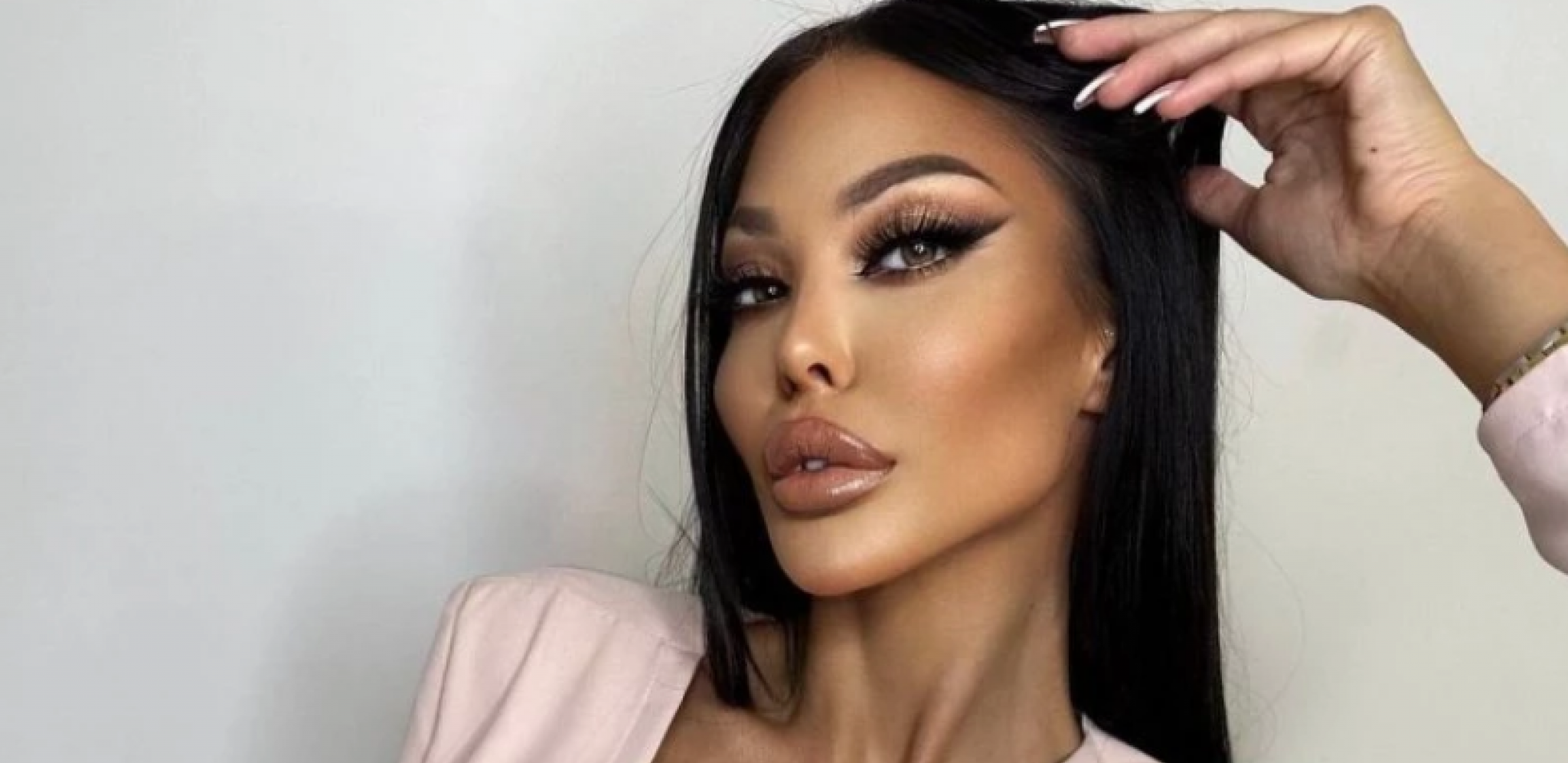 MAJA U TIGANJU MEŠA DESETINE HILJADA EVRA Starleta objavila video i izazvala burne reakcije