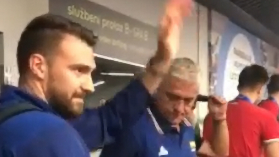 KOLIKO NJEMU OVO ZNAČI Veliko srce navijače Srbije, posebne ovacije za Marka Gudurića