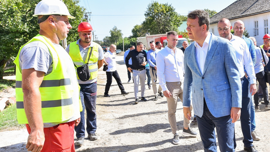 MIROVIĆ U MALOM IĐOŠU: Rekonstruisan Dom kulture posle više decenija