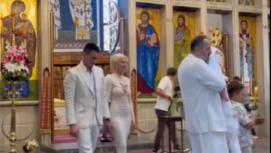 VESELJE U PORODICI NOVAKA ĐOKOVIĆA Saška i Đole krstili sina Aleksandra, stigao i stric pravo sa US Opena FOTO