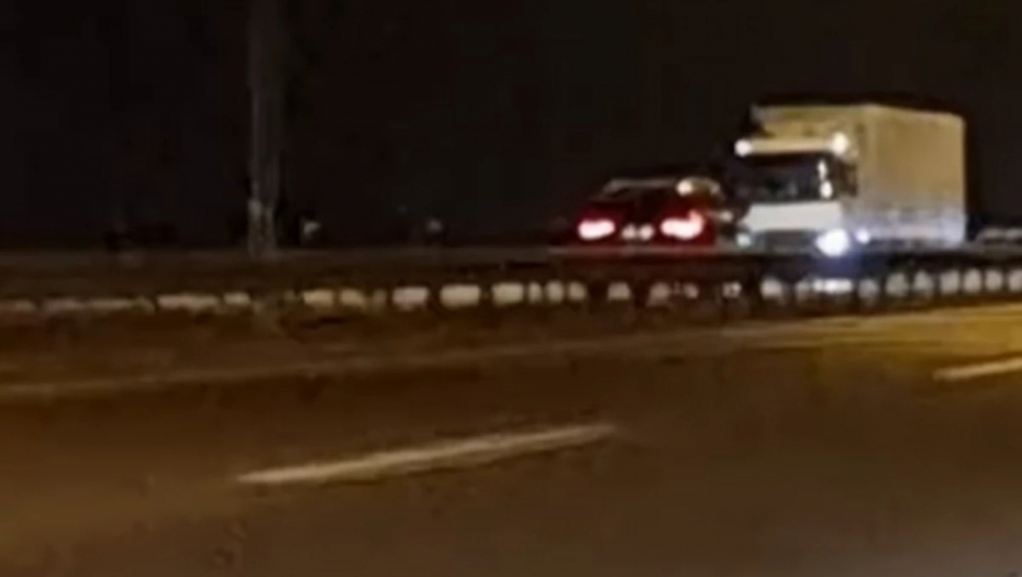 NOVA KAMIKAZA NA AUTO-PUTU U BEOGRADU "Pametnjaković" nagazio na gas u kontra smeru (VIDEO)