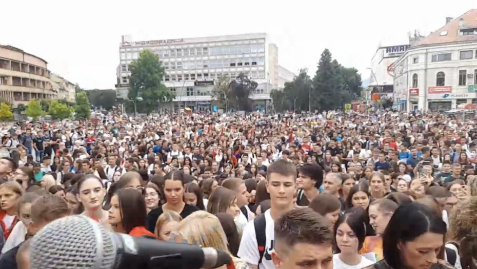 STIŽU ŠAMPIONI Kakva gužva u Čačku, a nije zbog Zdravka Čolića (VIDEO)