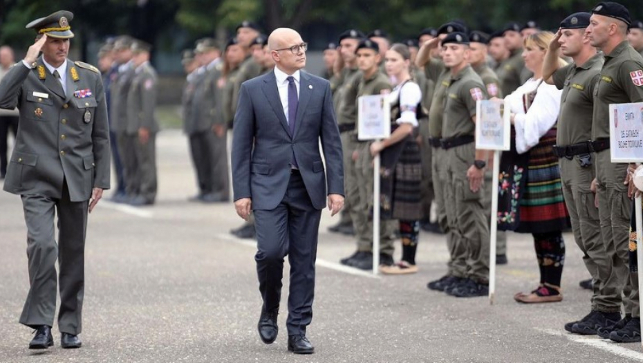 Ministar Vučević uručio pehar pobednicima takmičenja jedinica Vojne policije