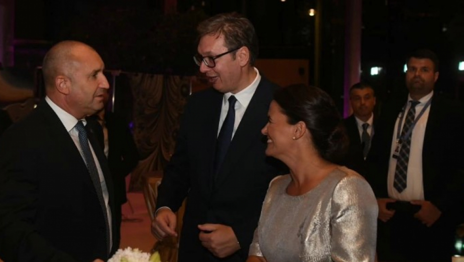 PREDSEDNIK VUČIĆ U BUDIMPEŠTI Na večeri povodom 5. Demografskog samita (FOTO)