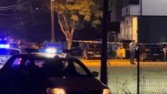 PRVI SNIMAK PUCNJAVE U NOVOM PAZARU Mladić ranjen u glavu (VIDEO)