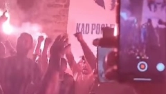 GORI NOVI PAZAR Ljajić stigao, pa poveo pesmu i bacio navijače u trans (VIDEO)