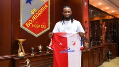 STANJE SE POPRAVLJA Isplivala prva fotka: Evo kako sada izgleda fudbaler Voše koji se borio za život