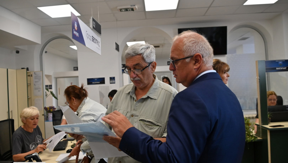 VELIKO INTERESOVANJE ZA PRIJAVU ZA PRIKLJUČAK NA KOMUNALNU INFRASTRUKTURU Vesić saopštio važne informacije povodom prijave nelegalnih objekata (FOTO)